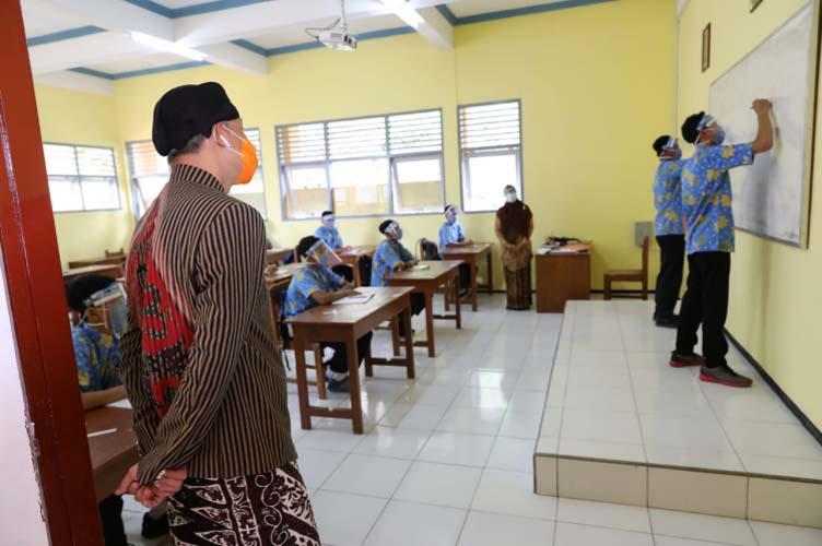 Ganjar: Pelaksanaan Pembelajaran di Masing-masing Daerah Tidak Harus Seragam