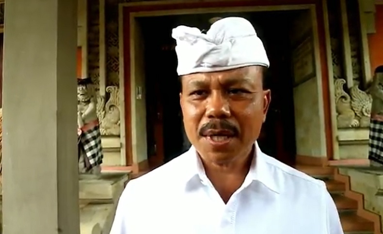 Bule Duduki Pelinggih Pura Bikin Geram, Gubernur Bali Minta Pelaku Dideportasi