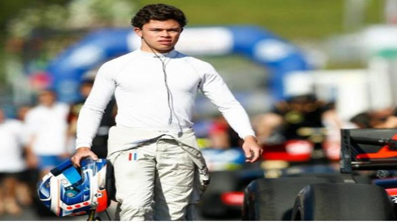 Pembalap Keturunan Indonesia Nyck de Vries Gabung Tim F1 Scuderia AlphaTauri
