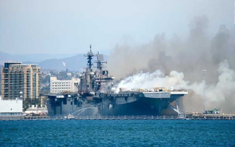 AS Batalkan Perbaikan Kapal Induk USS Bonhomme yang Terbakar, Terancam Jadi Besi Rongsokan