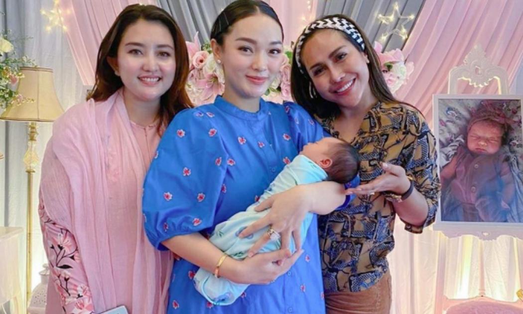 Zaskia Gotik Unggah Momen Akikah sang Anak Bersama Kerabat, Netizen Salfok: Cantik Banget Arsila