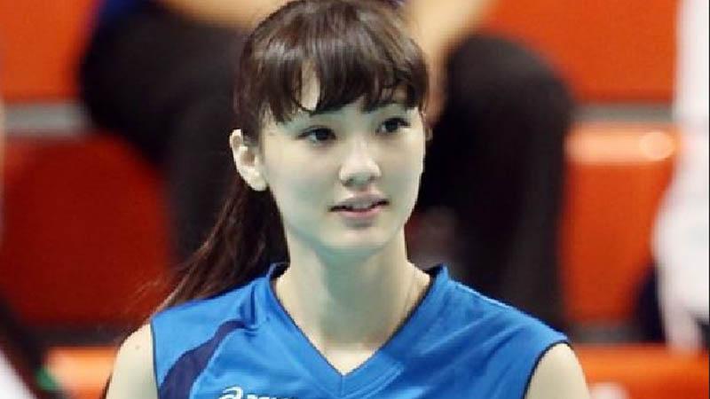 Termasuk Sabina Altynbekova, 5 Pevoli Cantik nan Seksi Ini Segar Dipandang Mata