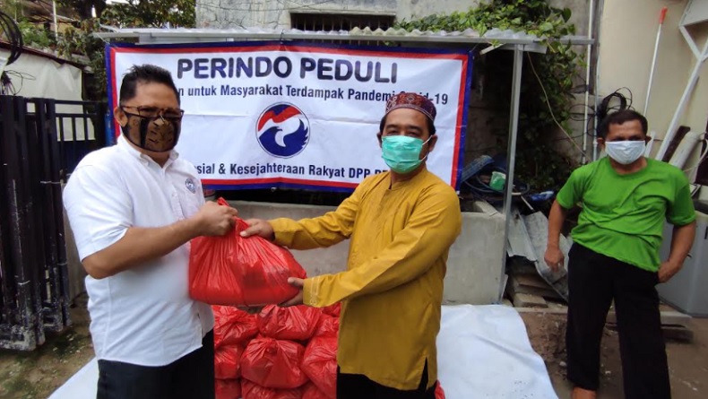 Perindo Peduli Salurkan Bantuan kepada Pekerja Rumah Ibadah di Warakas Jakarta Utara