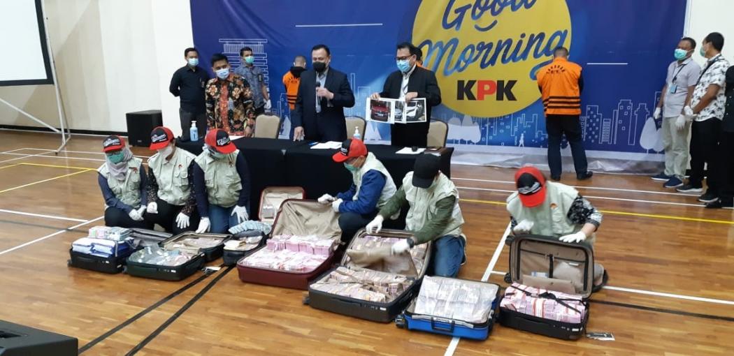 Jadi Tersangka, Pejabat Kemensos Catut Rp10.000 per Paket Bansos Covid-19