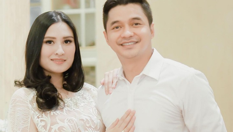 Angbeen Rishi Bersahabat dengan Adly Fairuz di Tengah Proses Cerai