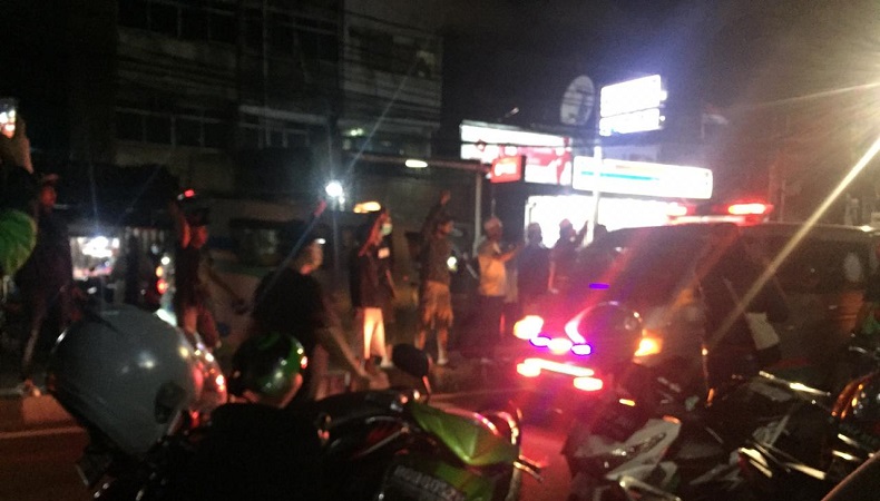 Ambulans Angkut Jenazah Laskar FPI Tiba di Petamburan