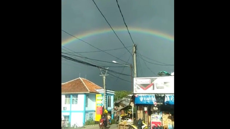 Heboh Pelangi di Megamendung, Dikaitkan Pemakaman Jenazah Laskar FPI