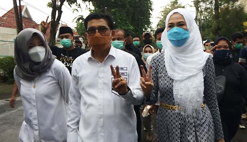 Jalan Kaki Menuju TPS, Machfud Arifin: Insyaallah, Kami Punya Keyakinan 