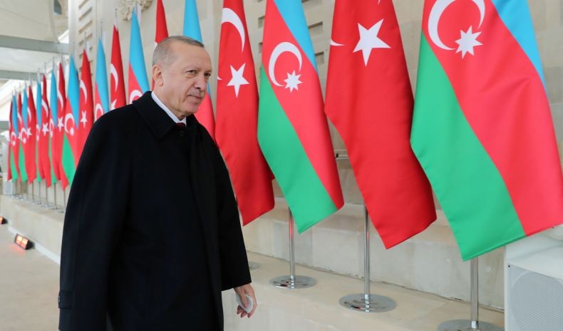Hadiri Parade Militer Azerbaijan, Erdogan Sarankan PM Armenia Mundur