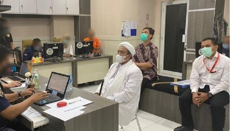 Pesan Habib Rizieq saat Diperiksa Polisi: Kasusnya Jangan Sampai Alihkan Isu Pembunuhan 6 Laskar FPI