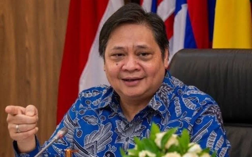 Jokowi Tunjuk Menko Airlangga sebagai Ketua Harian Dewan Nasional Keuangan Inklusif