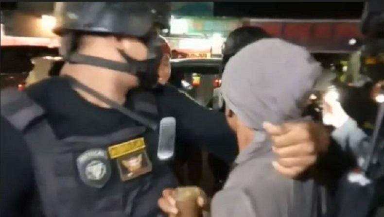  4 Juru Parkir Liar di Makassar Ditangkap Polisi, Kaleng Lem dan Bekas Bungkus Sabu Diamankan