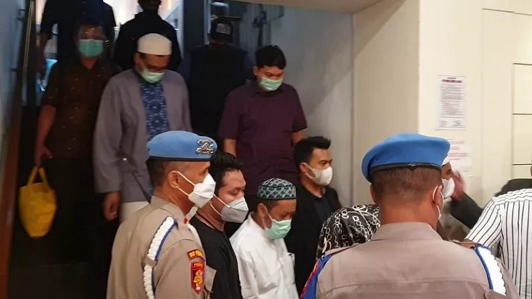 Tidak Ditahan, 3 Tersangka Kasus Kerumunan di Petamburan Pilih Bungkam