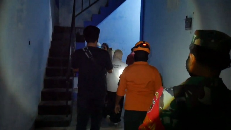 Diduga Kumpul Kebo Bareng Brondong, Bu Kepsek di Merangin Digerebek Warga
