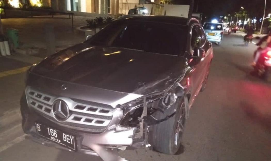 Mercedes-Benz Artis Salshabilla Adriani Tabrak 2 Mobil Mazda di Kemang, Ini Harga dan Spesifikasinya