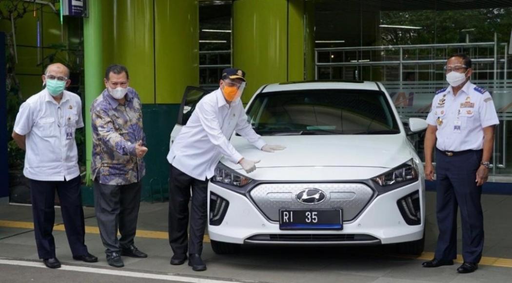 Kemenhub Pesan 100 Unit Mobil Listrik Jadi Kendaraan Dinas