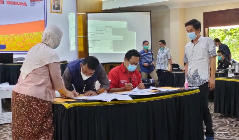 Rekapitulasi Suara Tuntas, Eri Cahyadi-Armuji Jadi Pemenang di Pilkada Surabaya 