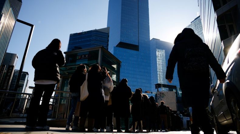 Kasus Covid-19 di Korsel Melonjak Cetak Rekor Baru, Panic Buying Mulai Terjadi