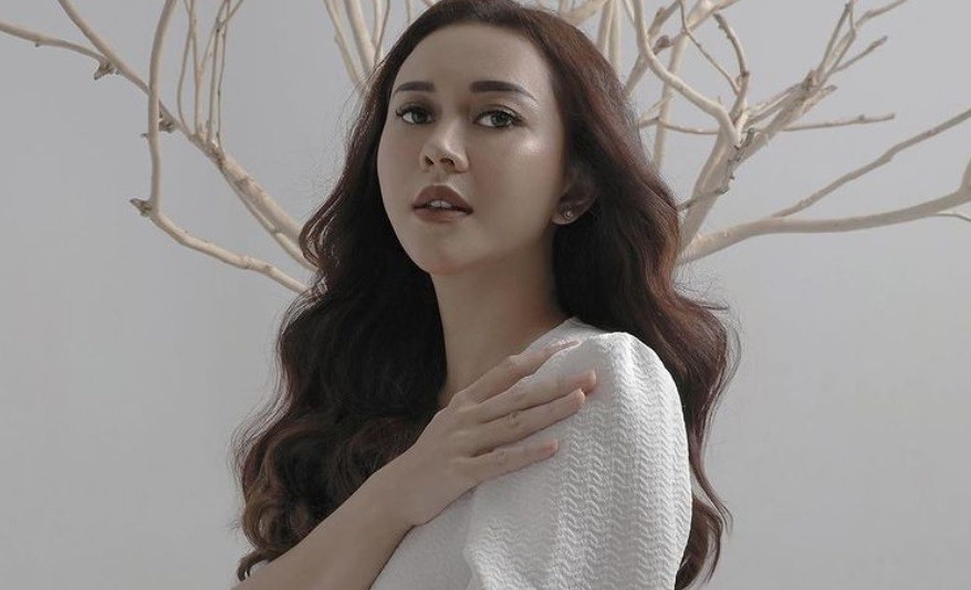 Hampir 3 Tahun Menikah, Aura Kasih Mengaku Jarang Ngobrol dengan Suami