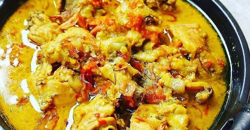 Menu Spesial Akhir Pekan, Mencicipi Kari Ayam Pedas Menggugah Selera