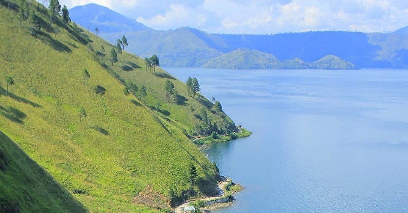 Bukit Siadtaratas, Tempat Terbaik Menikmati Keindahan Danau Toba