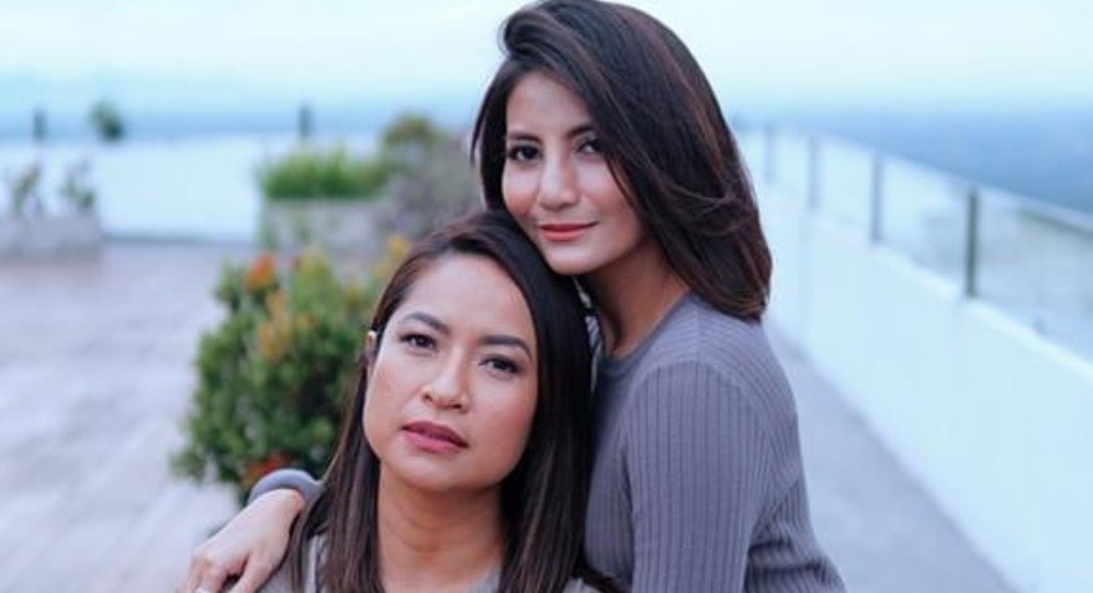 Sari Nila dan Natasha Dewanti Cantik Awet Muda, Netizen Kagum: Wajahnya Menolak Tua