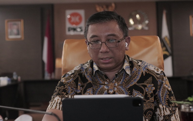 Kritisi Pemprov Jabar, Fraksi PKS Desak Ridwan Kamil Lanjutkan Bansos Covid-19