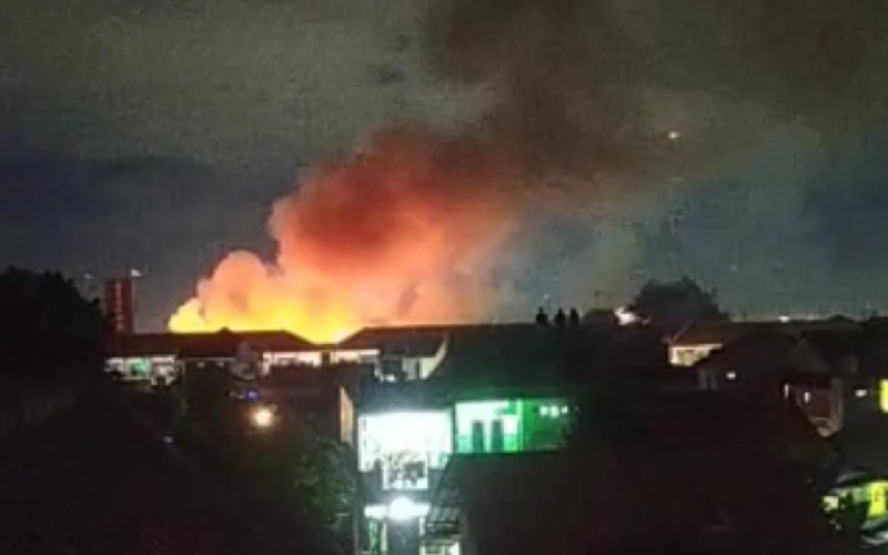 Asrama Mako Brimob Kebakaran, Kendaraan Water Cannon Ikut Padamkan Api