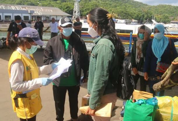 Ratusan Wisatawan Masuk ke Bali, Tiga Orang Positif Covid-19