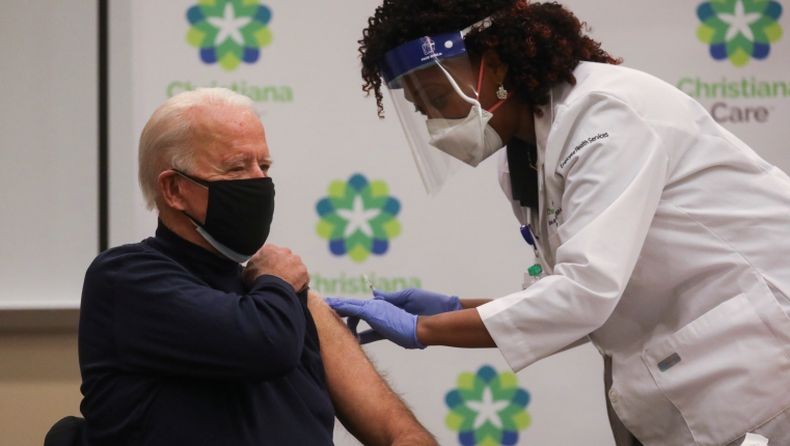 Joe Biden Disuntik Vaksin Covid-19 Live di Televisi: Tidak Ada yang Perlu Dikhawatirkan