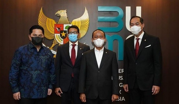 Setelah 31 Tahun, Erick Thohir Foto Bareng Lagi dengan Sandiaga dan Lutfi