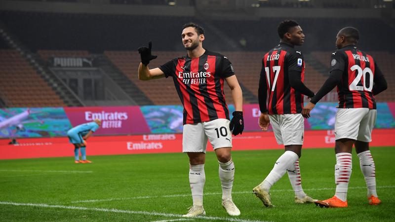 Dramatis! AC Milan Kalahkan Lazio di San Siro