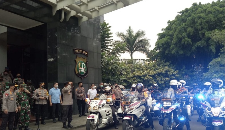 TNI dan Polri Patroli Skala Besar Amankan Misa Natal