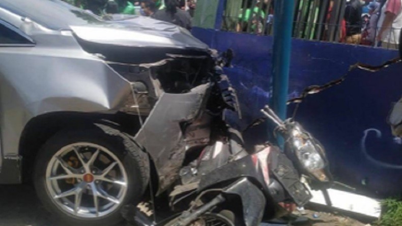 Kecelakaan di Pasar Minggu, Pengendara Motor Tewas