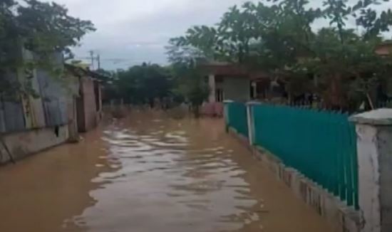 Hujan Lebat Picu Sungai Meluap, Sebagian Majalengka Terendam Banjir