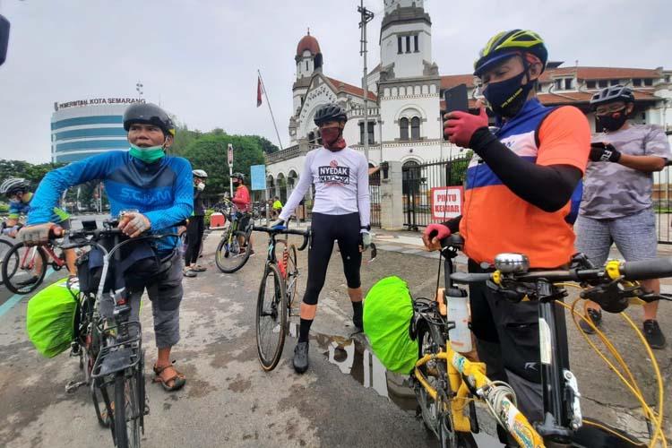  Cerita Dua ASN Jabar Gowes Anyer-Panarukan Susuri Jalur Daendels, Mampir di Rumah Ganjar