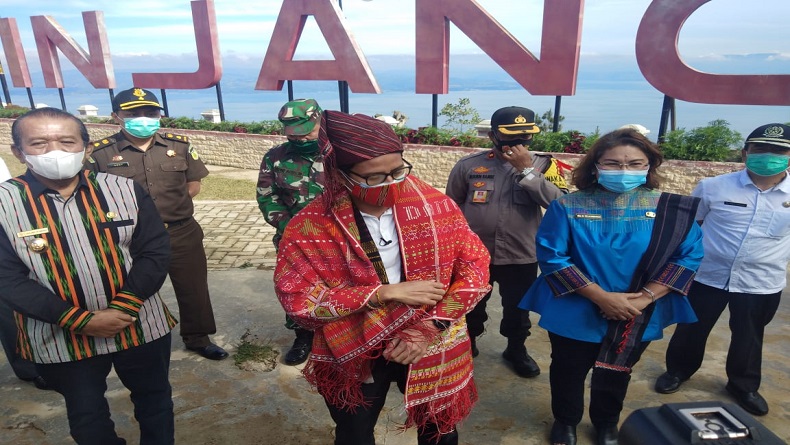 Berkunjung ke Danau Toba, Menparekraf Sandiaga Minta Kerja Sama Seluruh Forkopimda