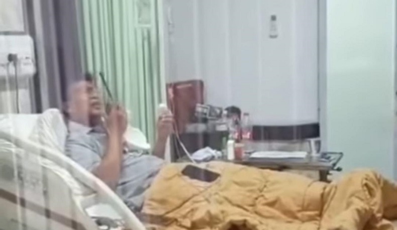 Menyentuh, Doa Aa Gym Pakai Handy Talky saat Dijenguk Ustaz Yusuf Mansur di Balik Ruang Isolasi Covid-19