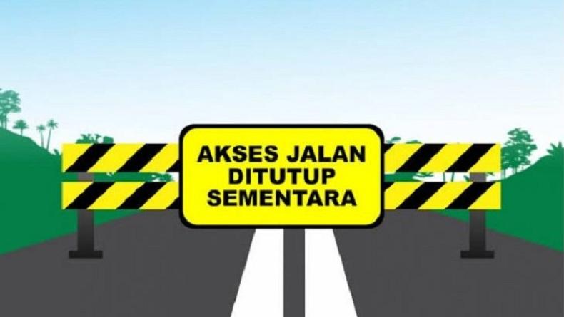 Warga di Makassar Harus Panjat Tembok 2 Meter untuk Keluar Rumah karena Akses Jalan Ditutup