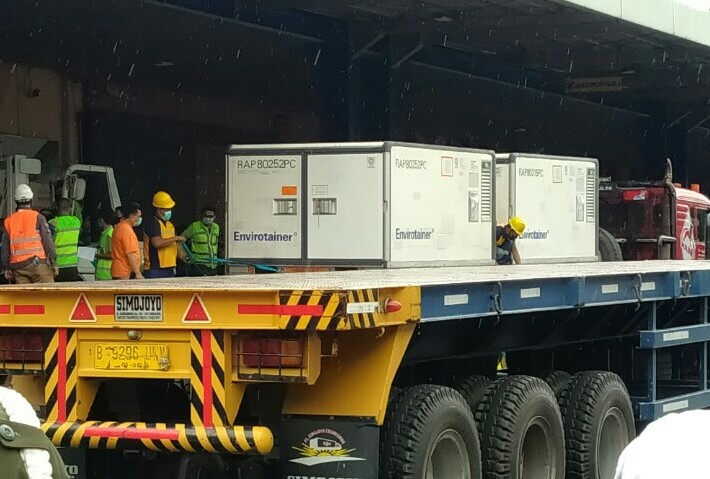 Polisi Kawal Pengiriman Vaksin Sinovac Dari Soetta ke Bio Farma 