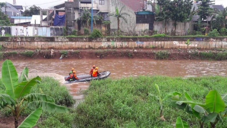 Bocah 11 Tahun Hanyut di Kali Pesanggrahan, 3 Hari Pencarian Belum Ditemukan