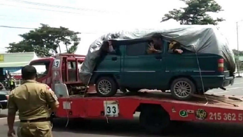Penampakkan Pemudik Kelabui Petugas agar Lolos Pemeriksaan