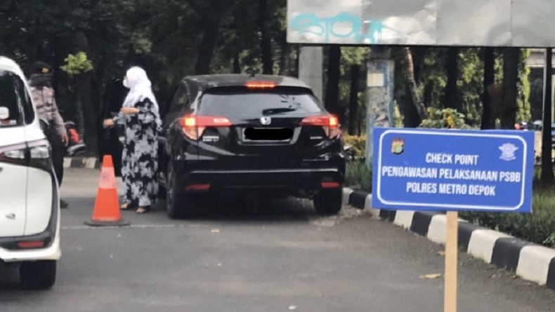 PSBB, Polisi dan Dishub Tertibkan Pengendara di Perbatasan Jaksel dan Depok