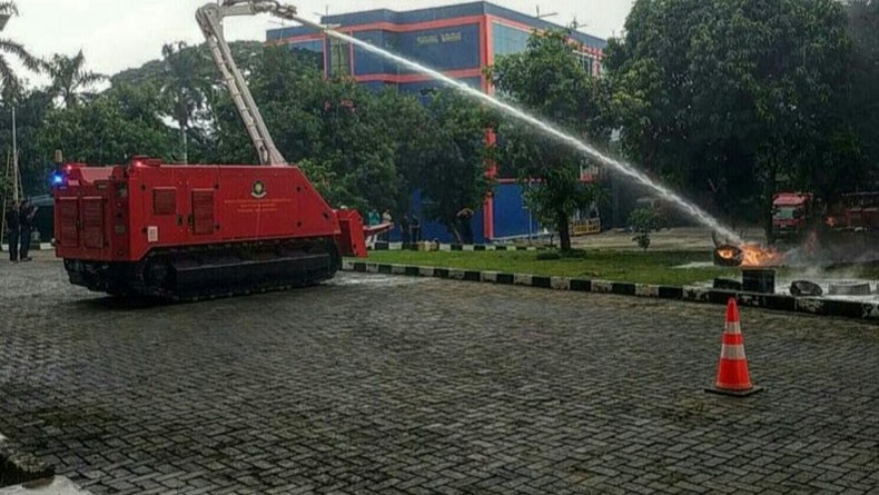 Gulkarmat DKI Uji Coba Robot Pemadam Kebakaran Fasilitas LRT dan MRT