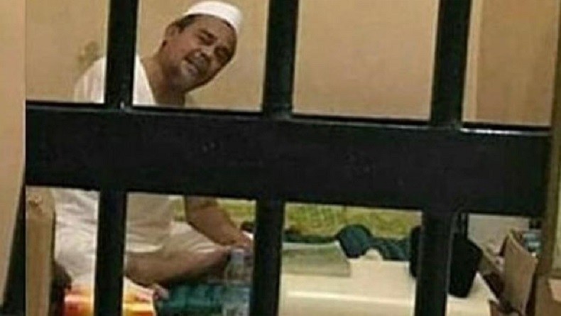 Seminggu Ditahan, Habib Rizieq Shihab Berdakwah di Rutan Polda Metro Jaya