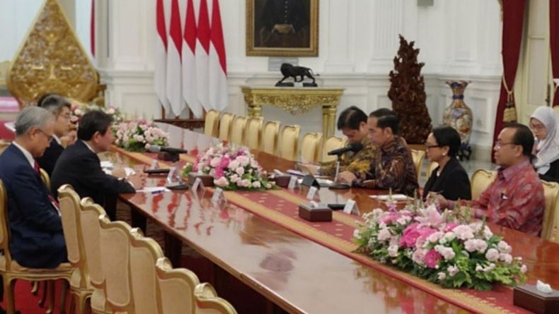 Sambut Menlu Jepang Motegi Toshimitsu di Istana, Jokowi: Selamat Datang di Jakarta