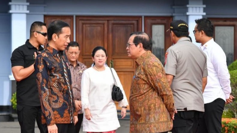 Jokowi Resmikan Monumen Fatmawati di Bengkulu