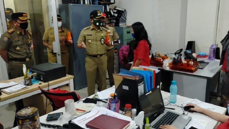 Pemkot Jakbar Sidak di Kebon Jeruk, 1 Tempat Usaha Ditutup Langgar PSBB