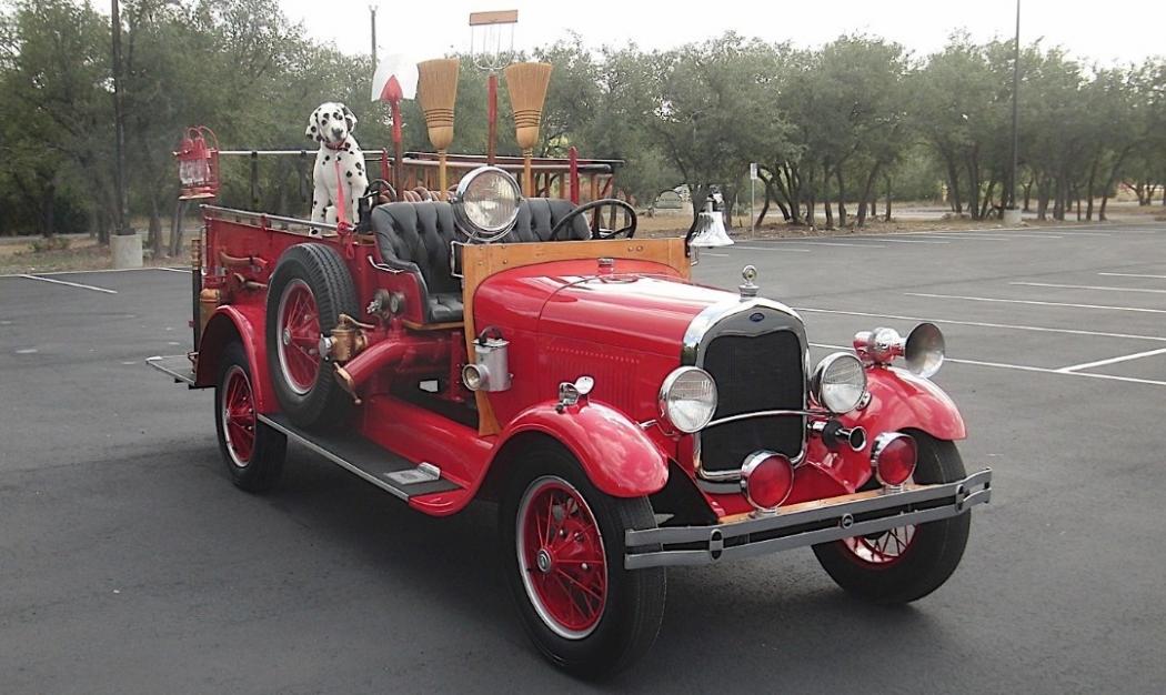 Mobil Klasik Berusia 93 Tahun Ini Disulap Jadi Pemadam Kebakaran