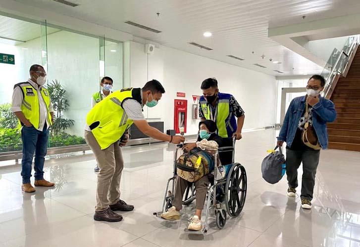 Kejutan Bandara A Yani Semarang Untuk Penumpang Pesawat Landing Pertama di 2021